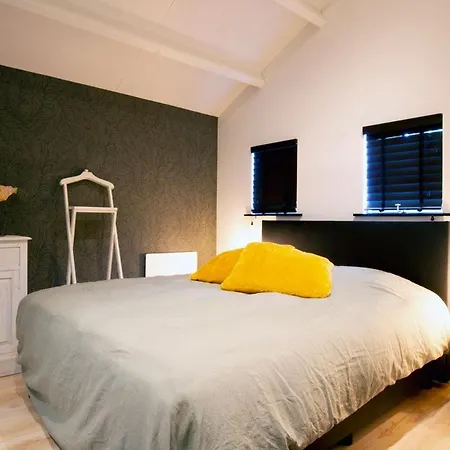 Bed & Breakfast 'water & Brood' *